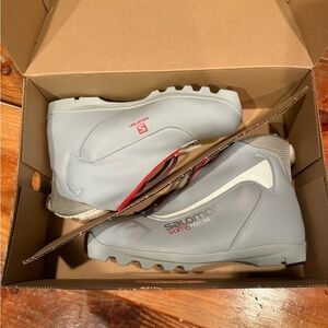 Salomon Light Gray Ski Boots with Red Detail